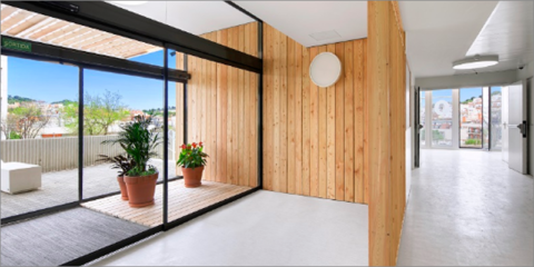 Las puertas automáticas de Manusa crean un flujo continuo entre el exterior y el interior