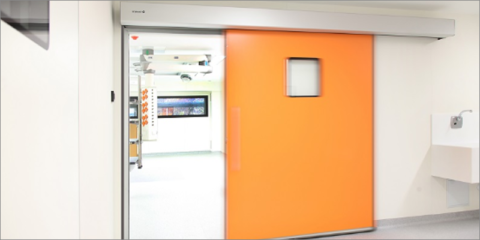 Nueva puerta hermética cortafuego EI90 de Manusa para el sector sanitario y laboratorios