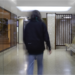 Accesibilidad y seguridad en los edificios residenciales con las puertas automáticas de Manusa