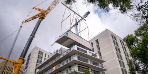 El distrito de Sants-Montjuïc en Barcelona acoge el montaje modular de 40 viviendas públicas