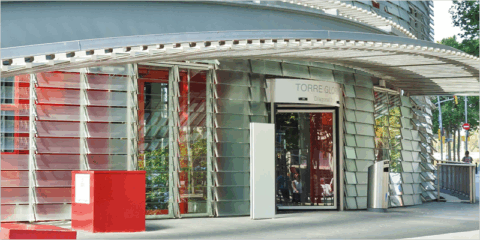 Manusa optimiza el confort climático y la eficiencia en los accesos a los edificios con sus puertas giratorias