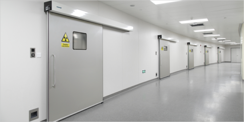 La nueva puerta hermética de Manusa protege frente al fuego, la radiación y la contaminación cruzada