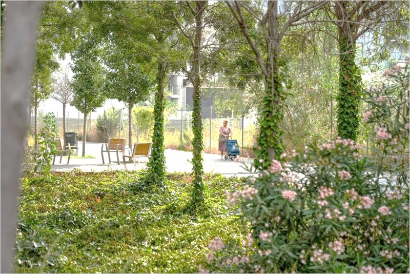 paseo de la Zona Franca