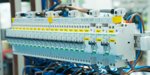 Acti9 iCVm40: más protección en menos espacio para responder a la creciente electrificación de los edificios