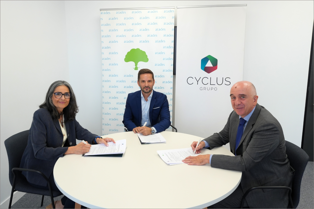 Firma del acuerdo entre Grupo Cyclus y ATADES para impulsar la inclusión social y laboral de personas con discapacidad.