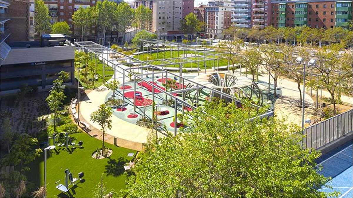 El parque de la Colònia Castells incorpora parterres inundables, pavimentos permeables, alcorques de infiltración y depósitos de infiltración y detención