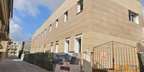El centro de salud de Rafelbunyol estrena nuevo edificio tras completar su primera fase de ampliación